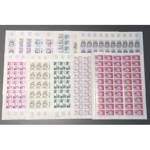 Lot de faciale en feuille 900 timbres à 1,60 Francs